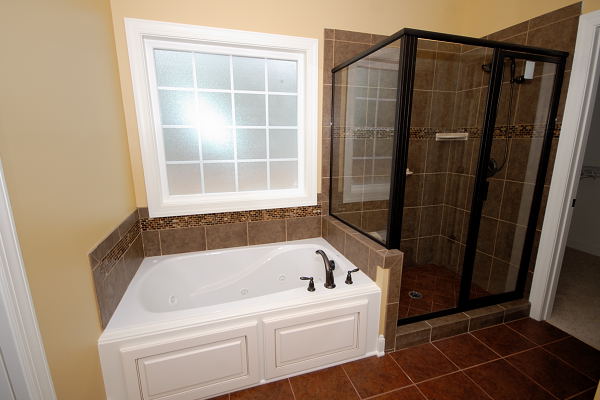 Goldsboro NC New Homes for Sale - 205 Laurel Dr. - Whirlpool Tub and Tile Shower